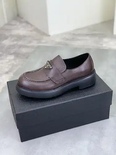 Prada men's shoe code 86C3 Size384