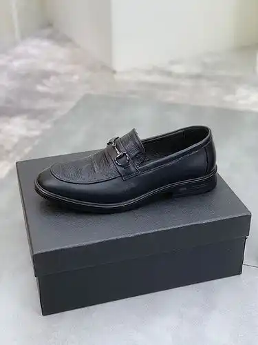 Prada men's shoe code 64B Size3844