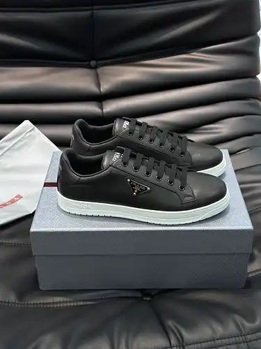 Código de calzado masculino Prada 9b3 talla 3844