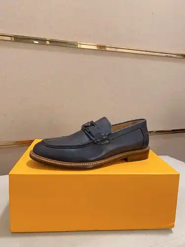 Los zapatos masculinos LV talla 4d2 talla 3944384 se pueden personalizar sin necesidad de devolver