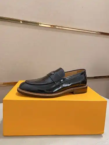 Los zapatos masculinos LV talla 4d2 talla 3944384 se pueden personalizar sin necesidad de devolver