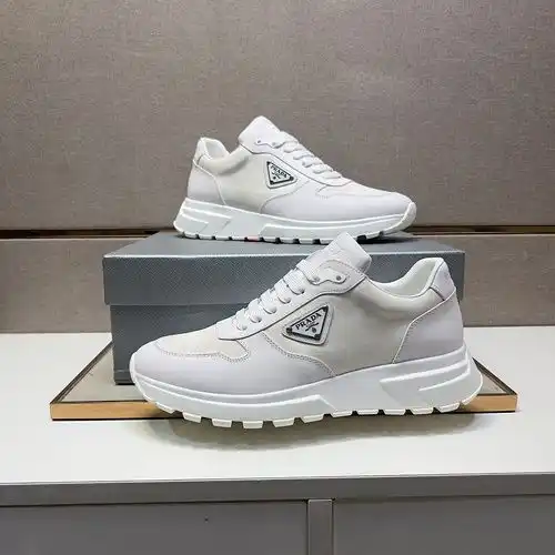 Código de calzado masculino Prada 927c talla 3844