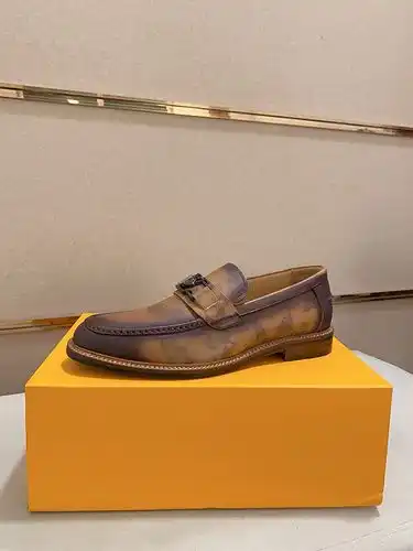 Los zapatos masculinos LV talla 4d2 talla 3944384 se pueden personalizar sin necesidad de devolver