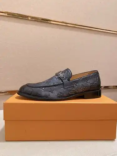 Los zapatos masculinos LV talla 4c8 talla 3944384 se pueden personalizar sin necesidad de devolver