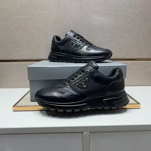 Código de calzado masculino Prada 927c talla 3844