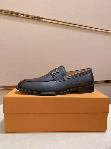 Los zapatos masculinos LV talla 4c8 talla 3944384 se pueden personalizar sin necesidad de devolver