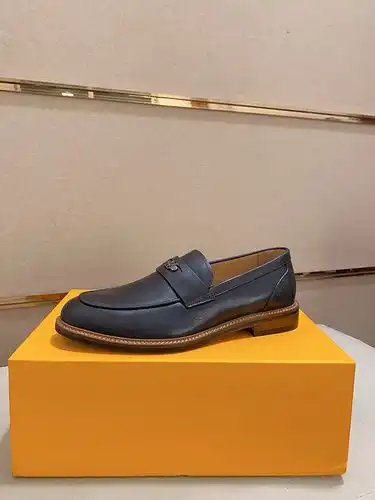 Los zapatos masculinos LV talla 4d2 talla 3944384 se pueden personalizar sin necesidad de devolver