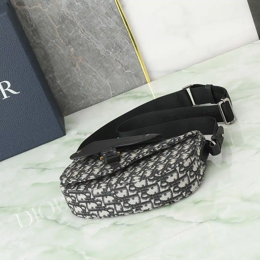 KK03850 (4).webp
