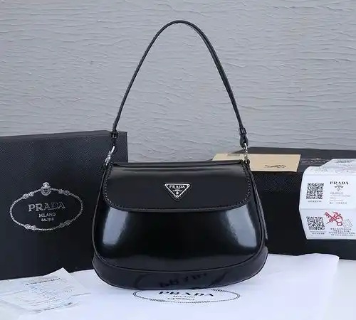 Bolsa axila Prada bolsa Prada bolsa femenina Prada bolsa de regalo de entrega de alta calidad de pie