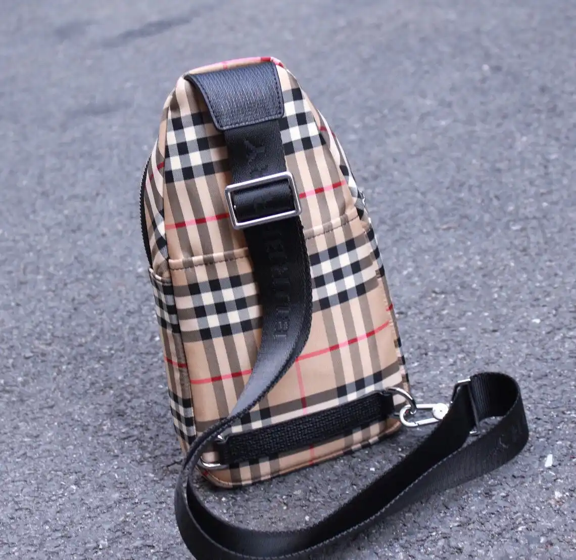 KK01950 (4).webp
