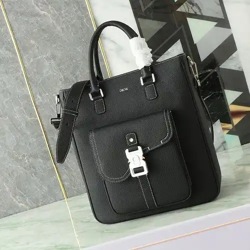 Bolsos Dior bolsos Dior bolsos para hombres y bolsos Dior bolsos están disponibles en cuero de alta 