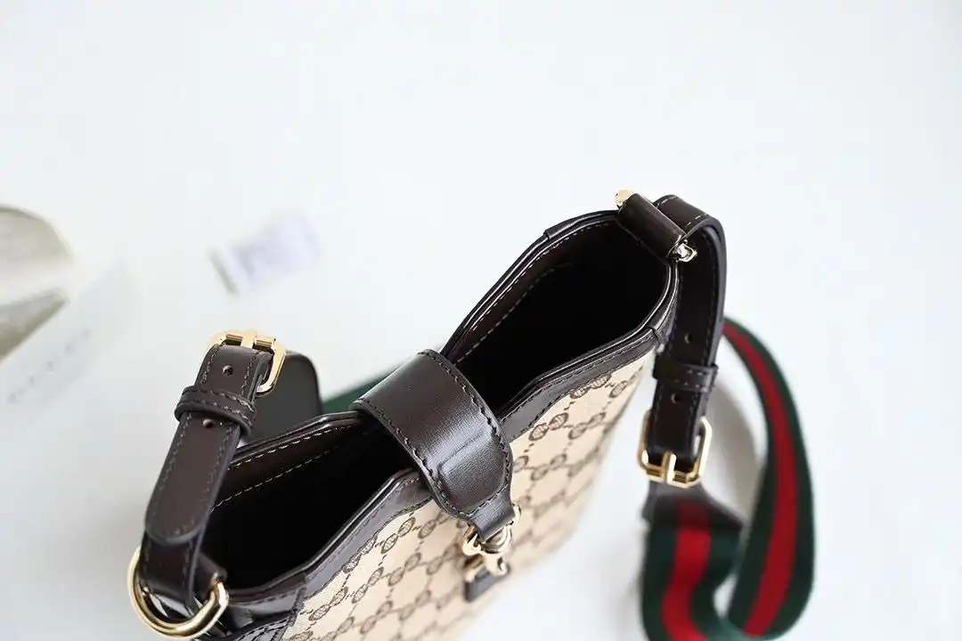 KK03750 (7).webp