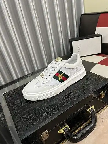 Código de zapatos masculinos Gucci 8b4 talla 3844