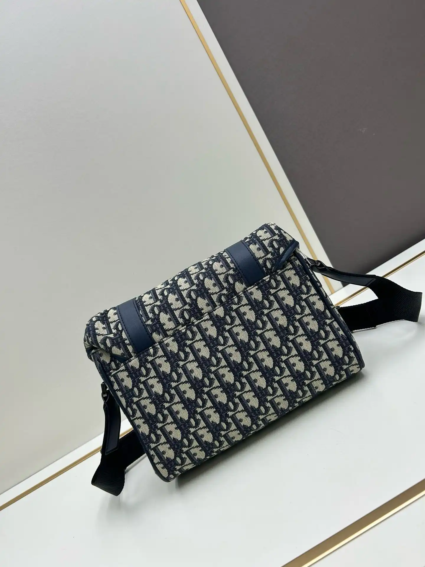 KK03350 (13).webp