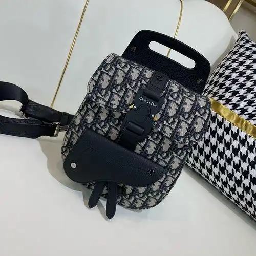 Bolsas de pecho Dior bolsos para hombres Dior y bolsos Dior están hechos de cuero de alta calidad im