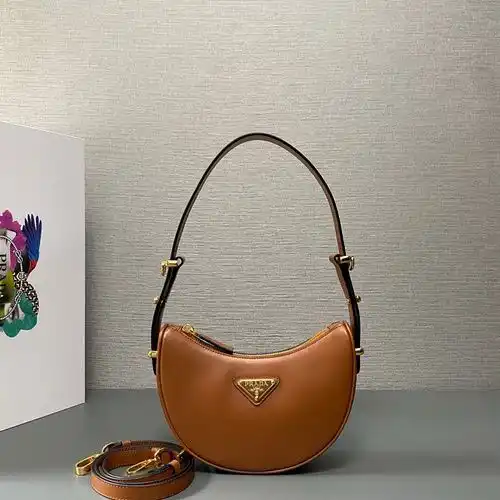 Bolsa axila Prada bolsa Prada bolsa femenina Prada bolsa de regalo de entrega grabada de alta gama d