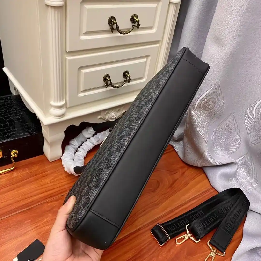 KM002950 (2).webp