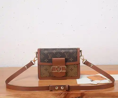 LV bolso de hombro único LV bolso de mujer LV bolso diagonal importado de la mejor bolsa de regalo d