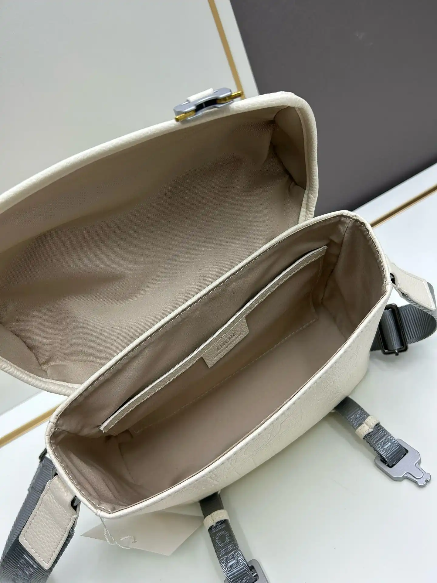 KK03350 (20).webp