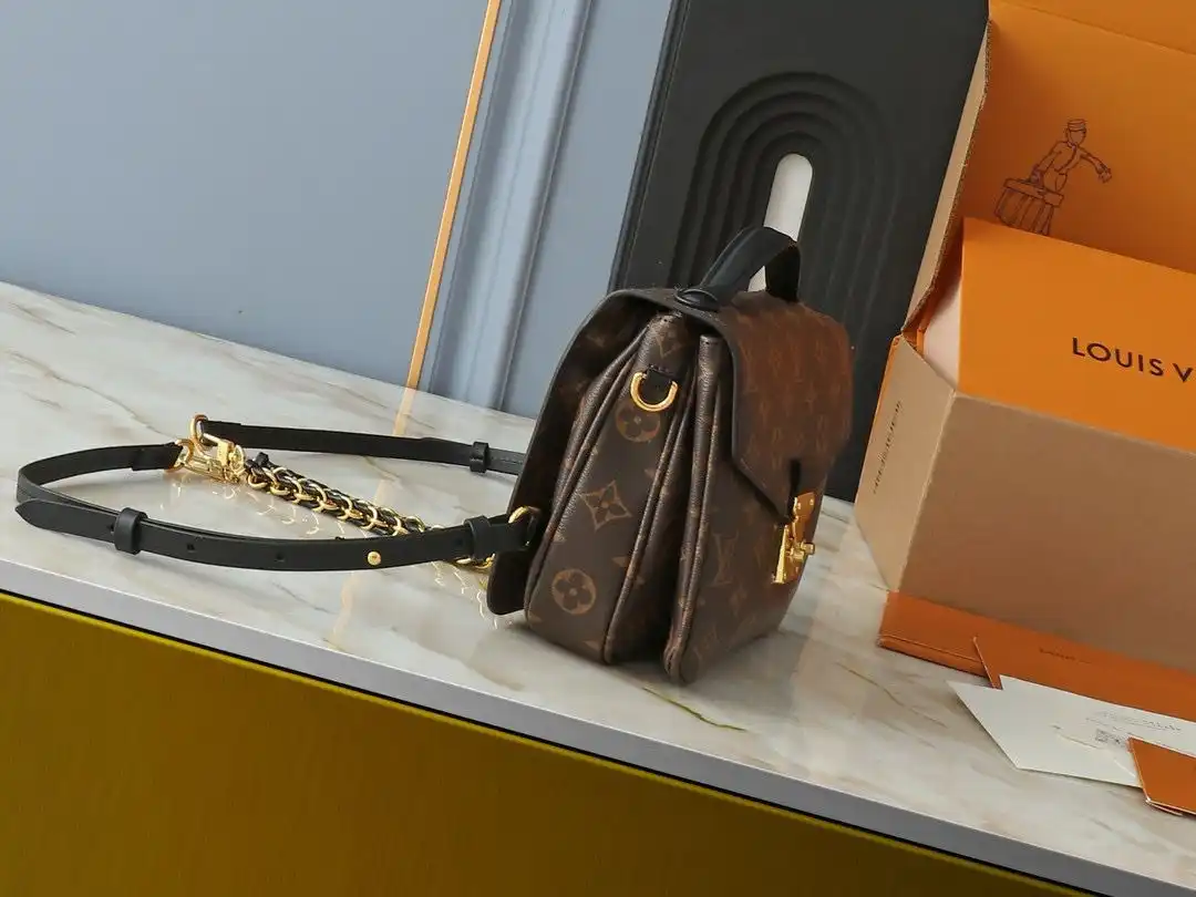 KK01550 (11).webp