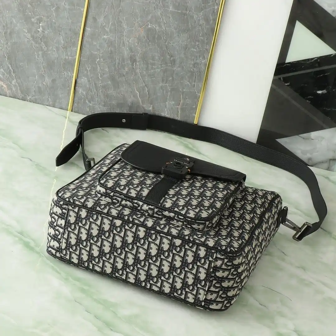KK04150 (4).webp