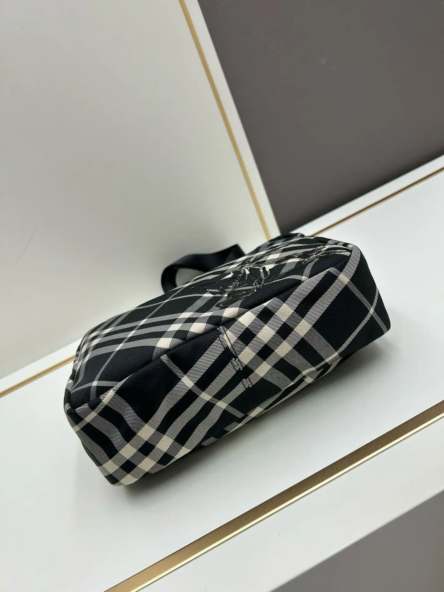 KK02950 (9).webp