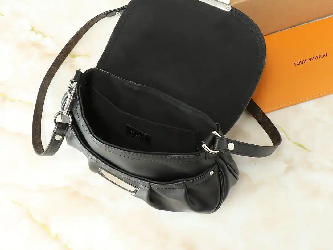 KK01750 (5).webp