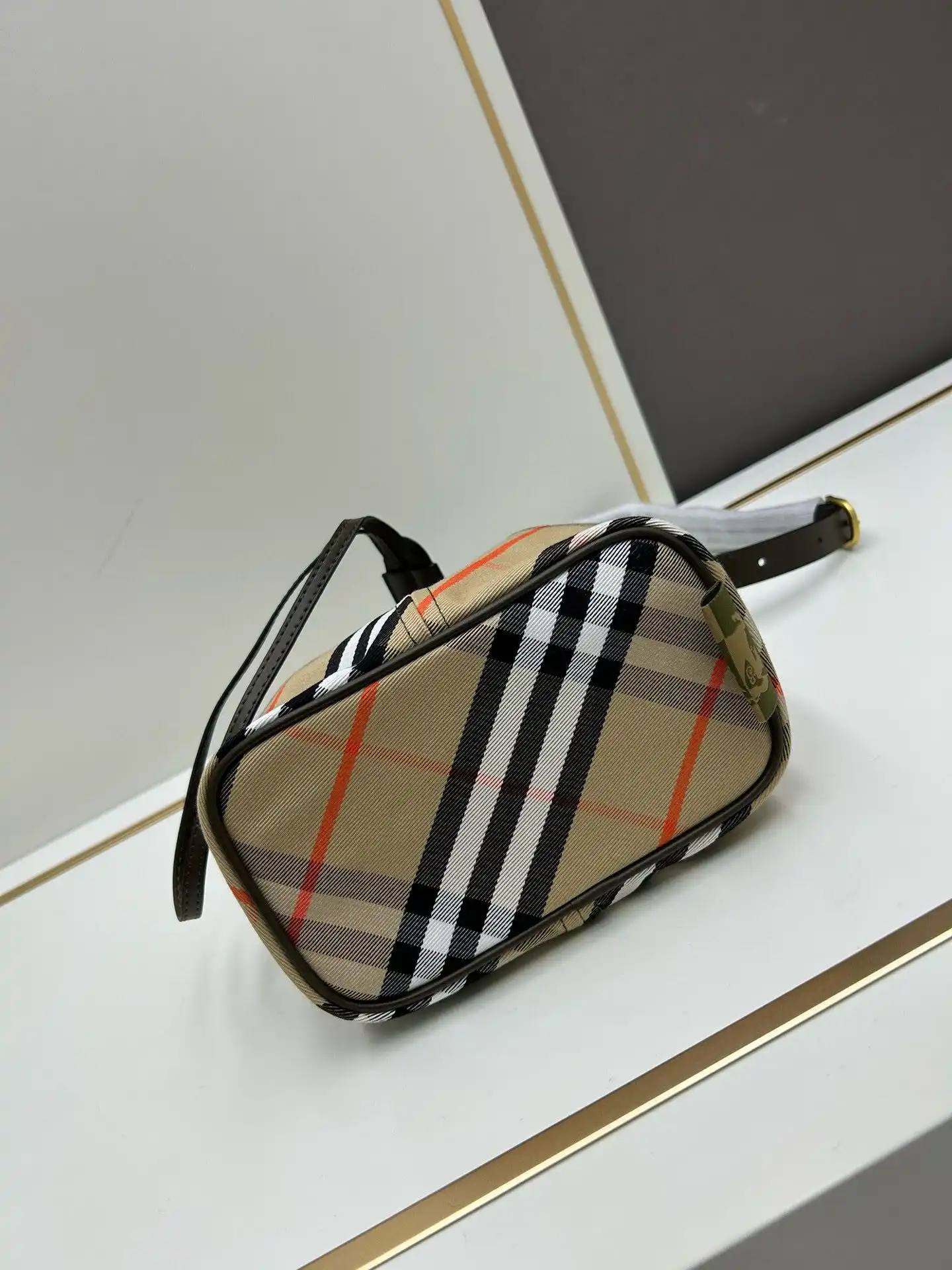 KK02850 (5).webp