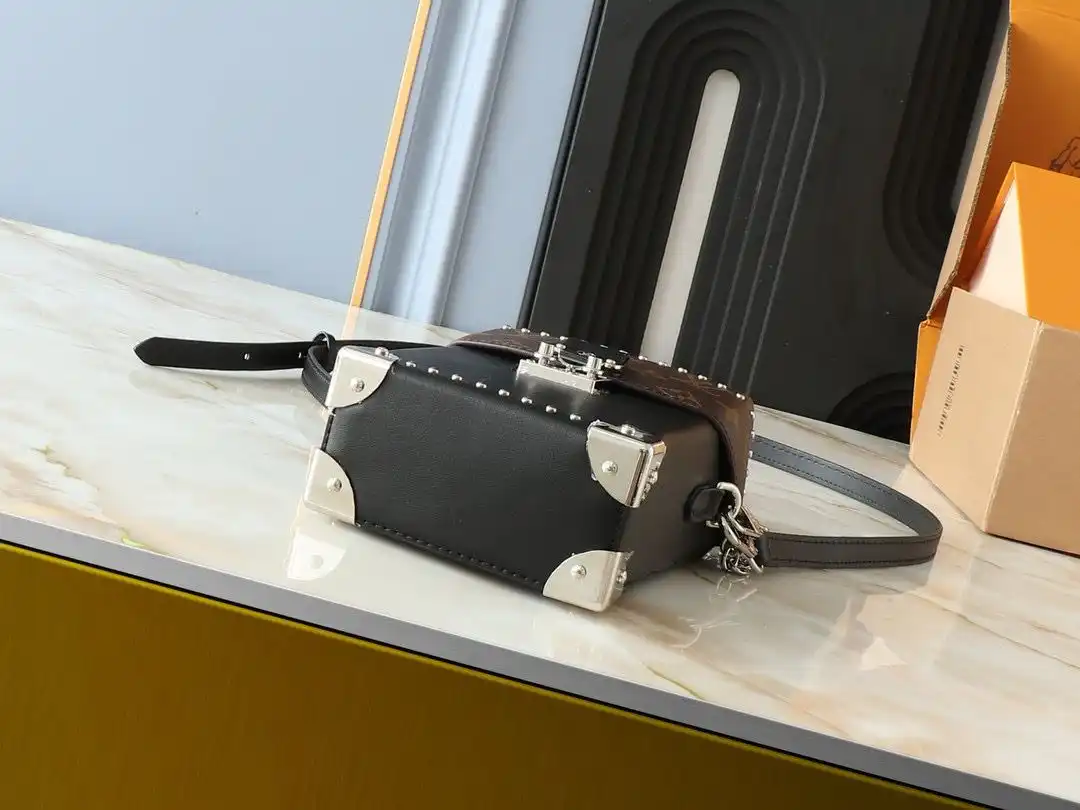 KK01550 (4).webp