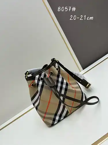 Bolsa de barril Burberry bolsa de mujer Burberry bolsa de regalo de entrega de alta calidad de cuero