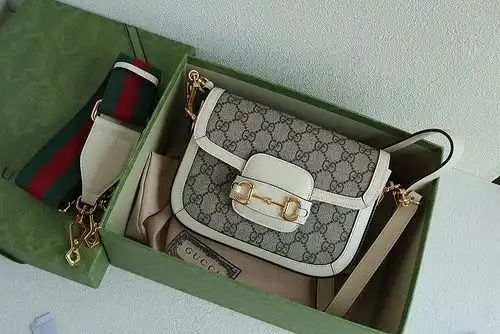 Bolsa de silla de montar GCI bolsa de mujer Gucci bolsa de regalo de entrega grabada de alta gama de