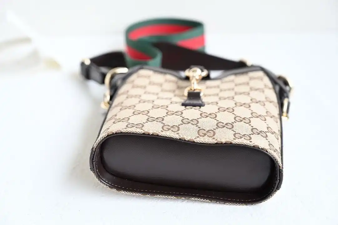 KK03750 (9).webp