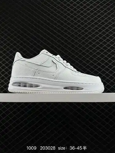 El 1d40g Nike Air Force 1D 0g7 Air Force one, una zapatilla deportiva casual multifuncional de parte