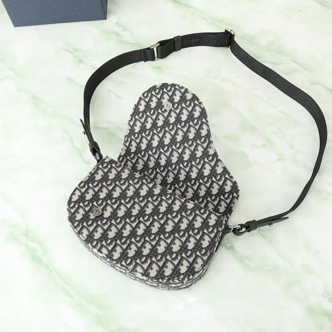 KK03850 (5).webp