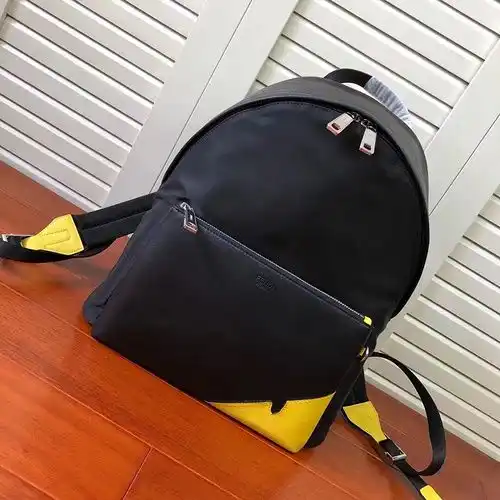 Mochila Fendi bolsa Fendi bolsa para hombres Fendi bolsa de regalo de entrega de alta calidad de pie