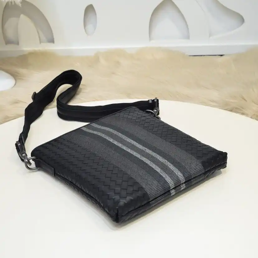 KK03850 (4).webp