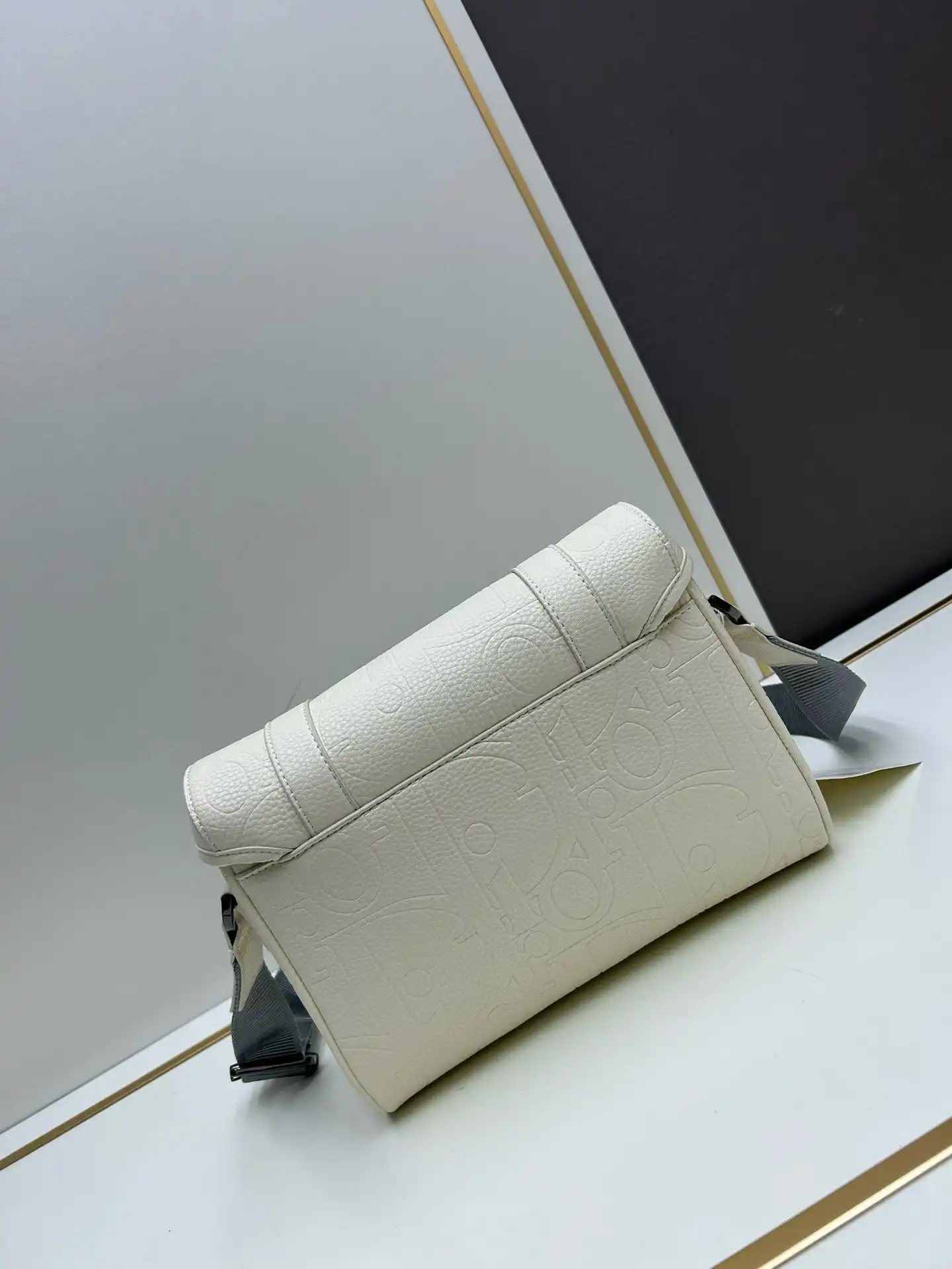 KK03350 (18).webp