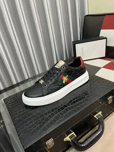 Código de zapatos masculinos Gucci 8b4 talla 3844