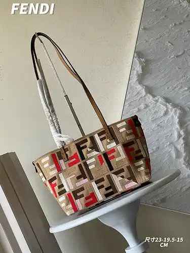 Bolsa de hombro Fendi bolsa de mujer Fendi bolsa de regalo de entrega grabada de alta gama de cuero 