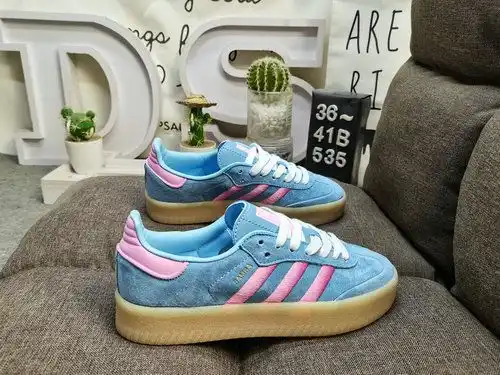 El zapato 5x35xd Adidas sambae W jh8836 para hombres y mujeres cuenta con un diseño auténtico de med