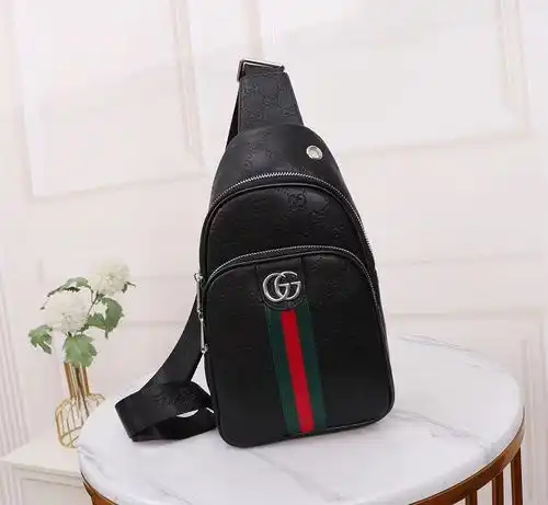 Bolsa de pecho UCCI bolsa de ropa masculina Gucci bolsa de regalo de entrega de alta calidad de cuer