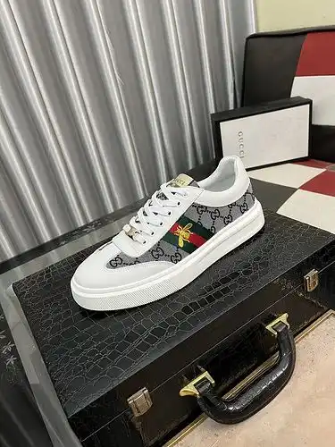 Código de zapatos masculinos Gucci 8b4 talla 3844