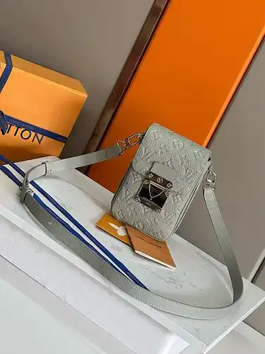 Bolsos de teléfonos móviles LV bolsos para hombres LV bolsos correccionales importados de cuero supe