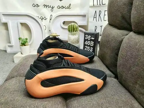 El nuevo diseño de la parte de la lengua de color Adidas Harden Volume 8 ie2c69e4, de clase corporat
