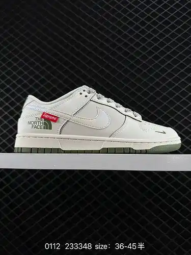 Lanzamiento de la edición limitada de moda en el extranjero 2c40g Nike SB Dunk Low Supreme a nivel d