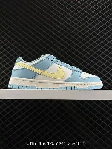 Las zapatillas 1d0g0g nike dunk low retro, con deconstrucción retro y cordones como las clásicas zap