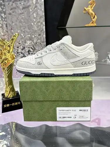 Zapatos masculinos y femeninos conjuntos Gucci talla 9c4 talla 34