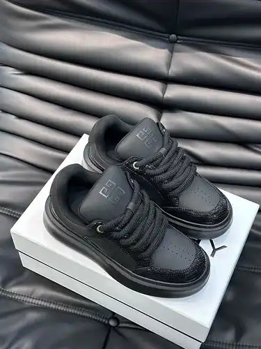 Givenchy Men 's Shoe Code B8 talla 3844