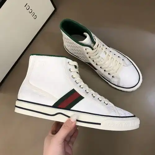 Gucci Código de zapatos masculinos y femeninos B6 Código femenino 339 Código masculino 3844