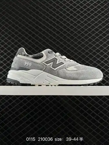 La versión de desarrollo de datos originales del sistema de media yarda estándar real de zapatos mas